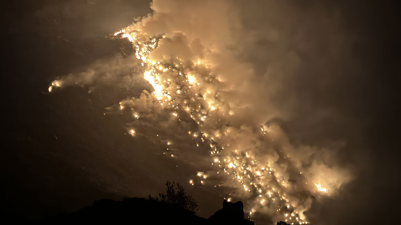 Artvin'de metan gazı patlaması! Çöp sahası alev alev yandı