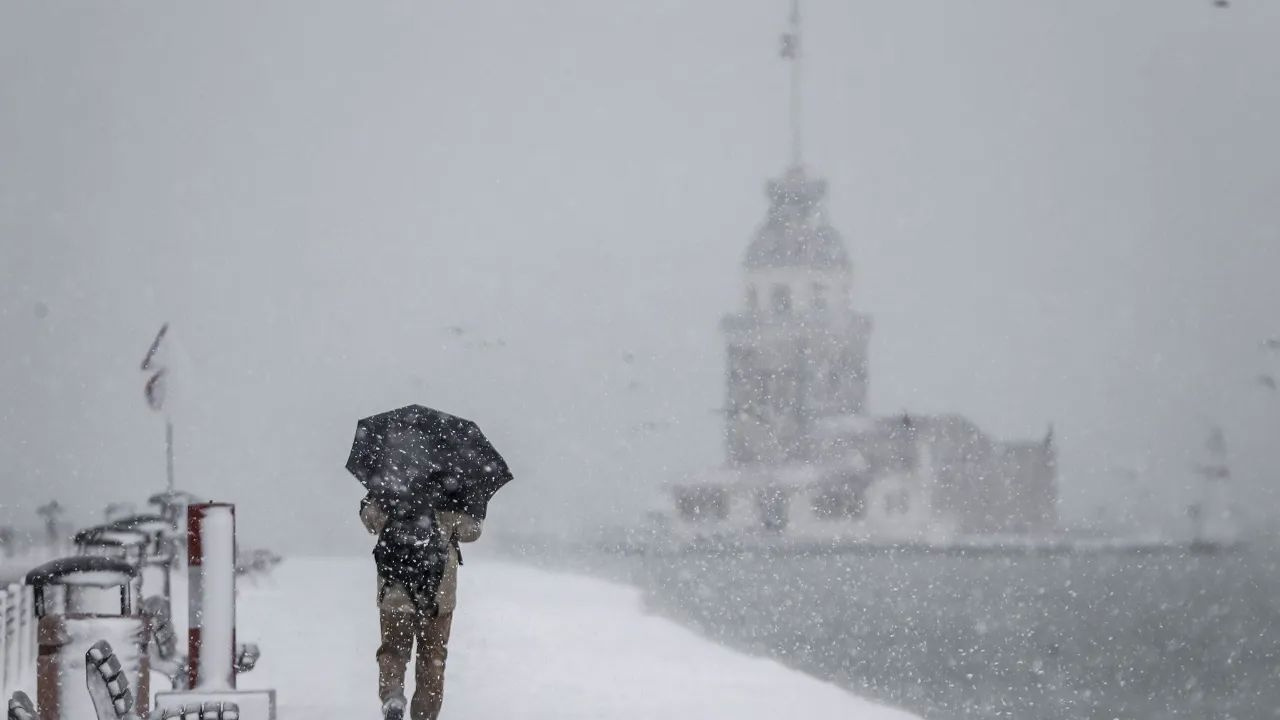 Tarih verildi! İstanbul'a ilk kar ne zaman yağacak?